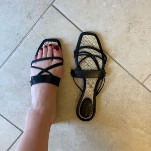 Gucci black flat sandal